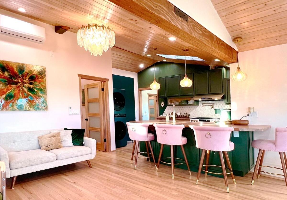 The Perch- Hilltop Bungalow, Eagle Rock-near Dtla Holiday home *